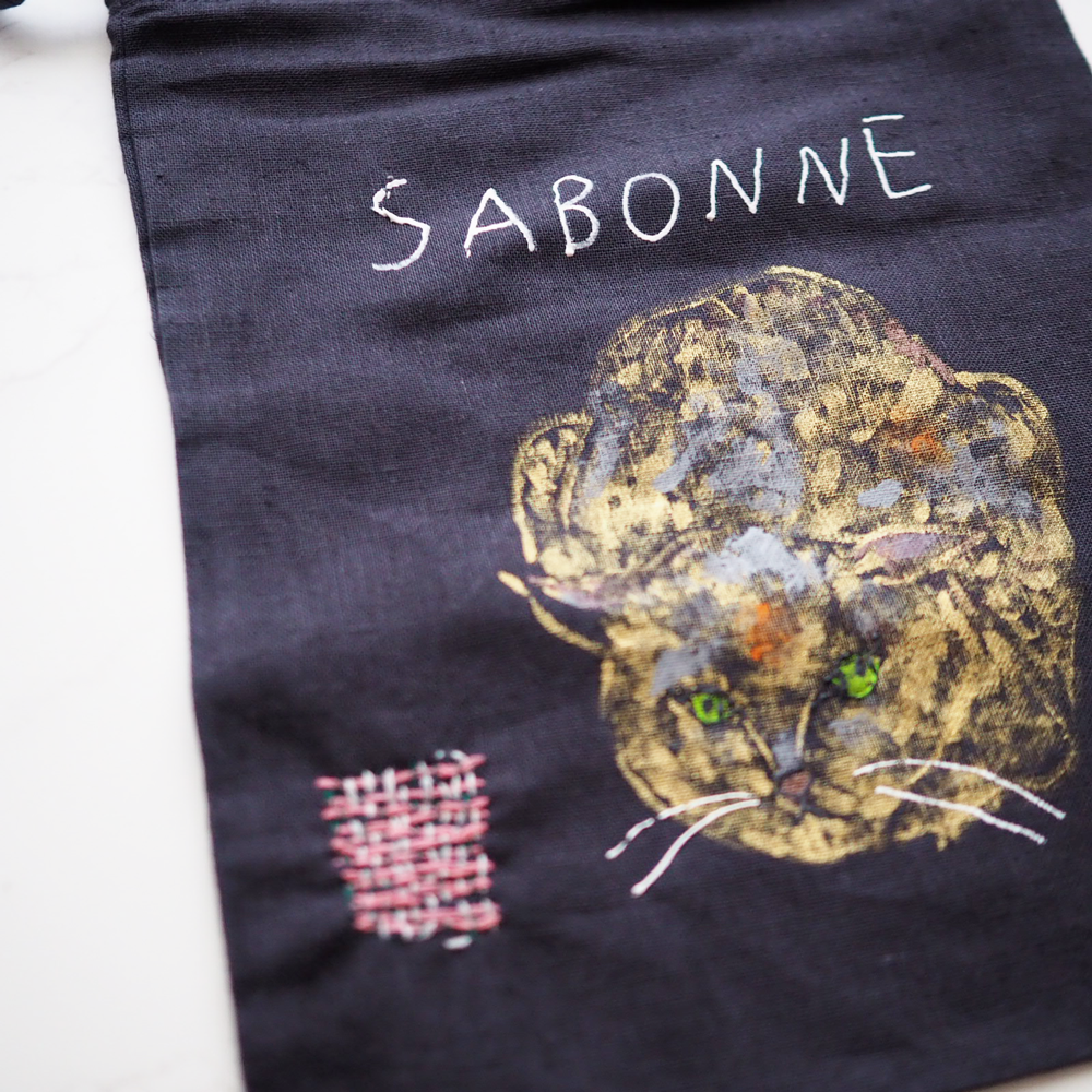 ハンドペイント＆ダーニング刺繍のUKIKI CATS 巾着
