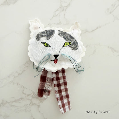 BLACK & WHITE CATS｜ブローチ付きリバーシブル2WAYバッグ