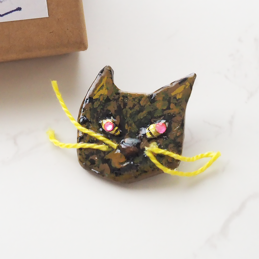 UKIKI CATS ブローチ