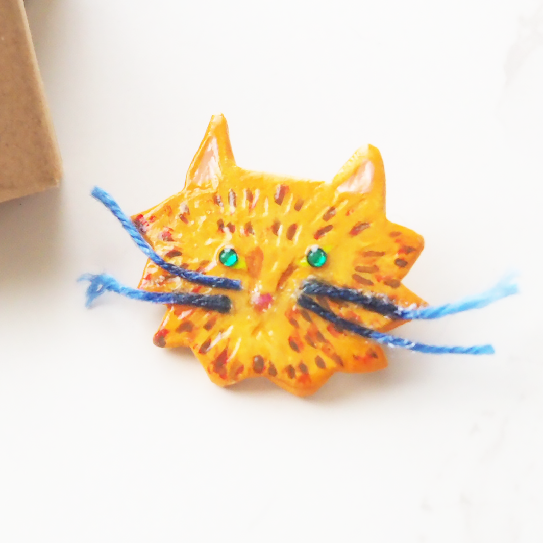UKIKI CATS ブローチ