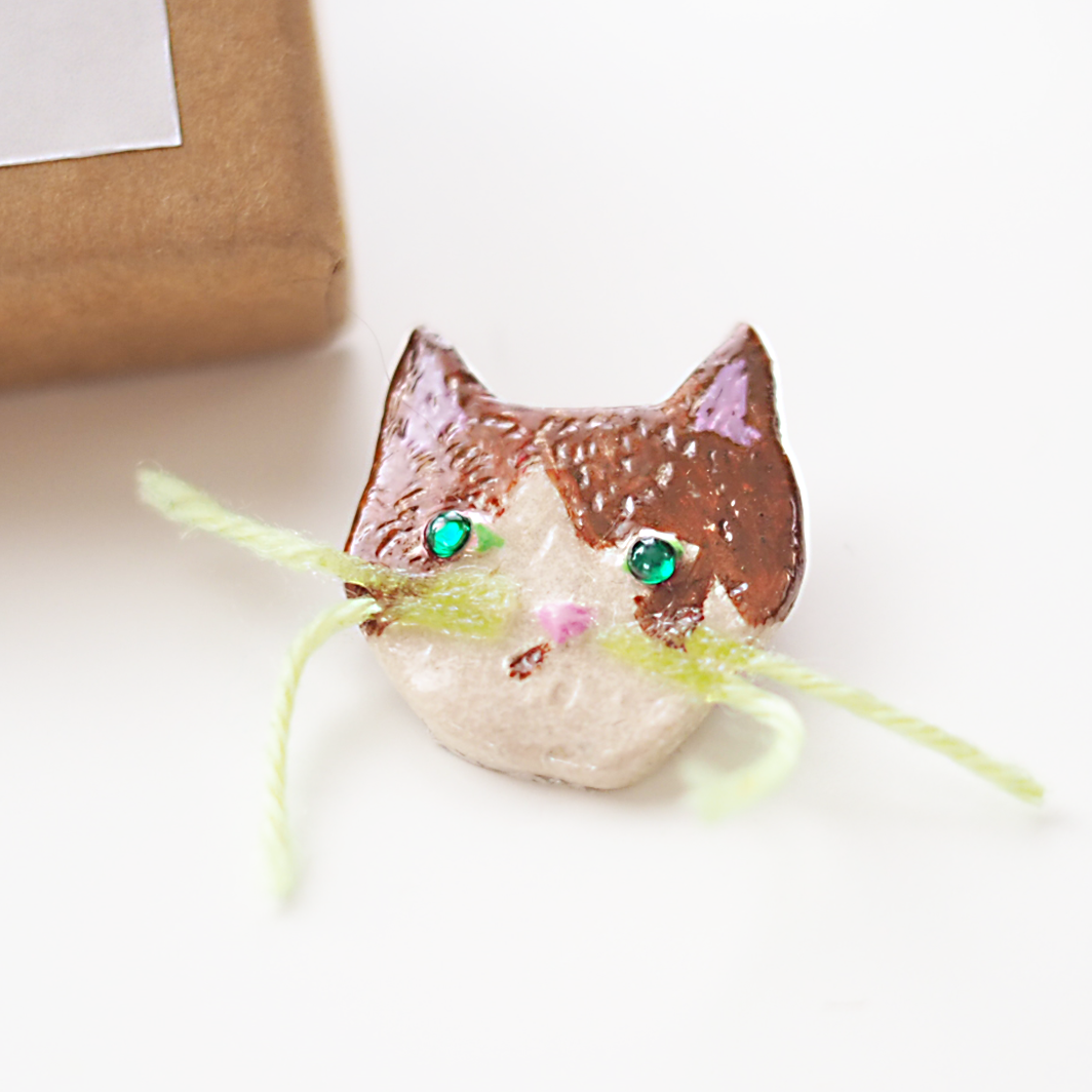 UKIKI CATS ブローチ